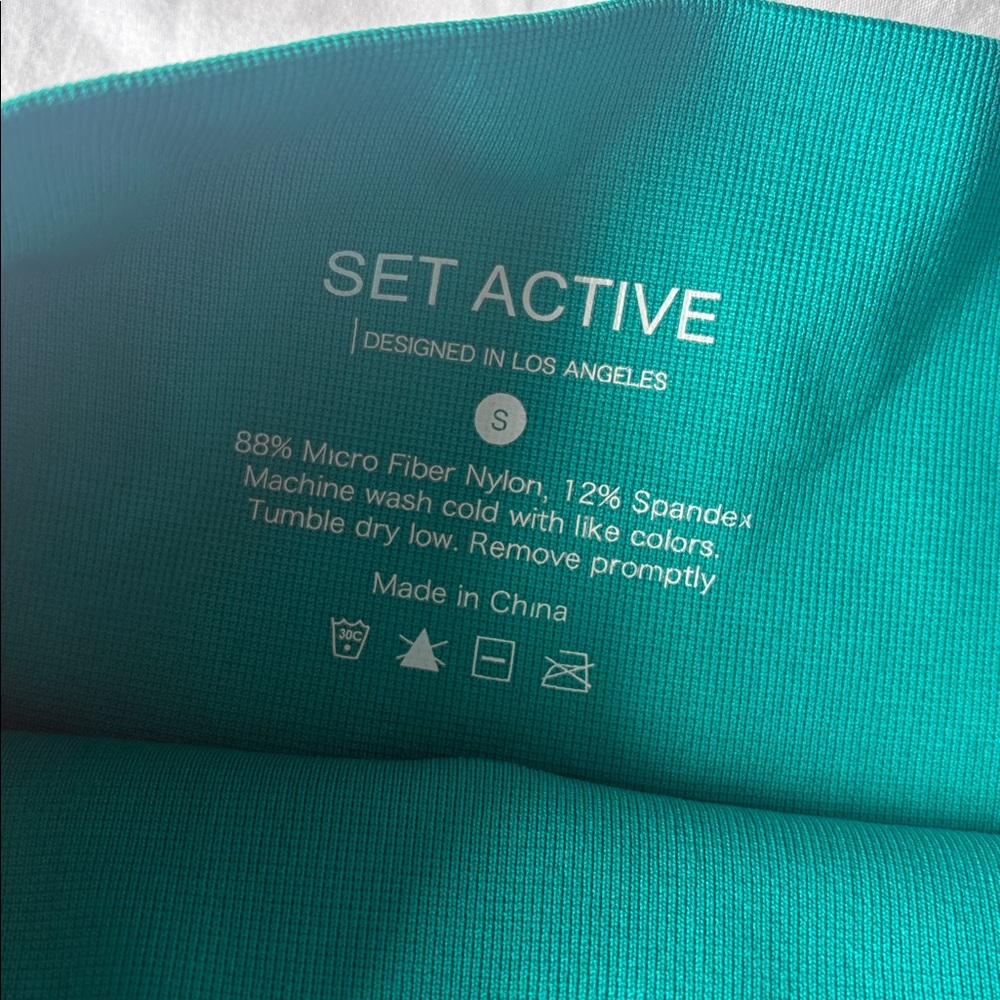 SET ACTIVE small green workout set - image 6